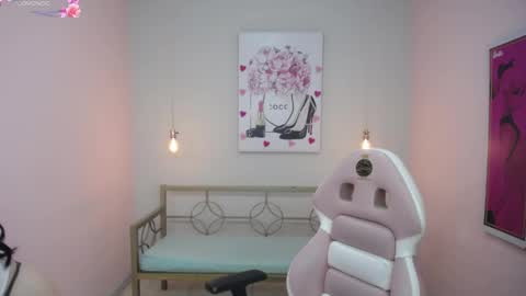 Adri  online show from April 10, 2026, 10:53 am