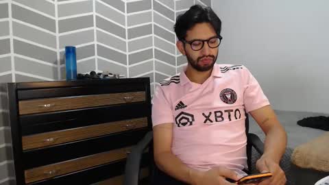 Adrian Falcon online show from June 6, 2026, 7:40 pm