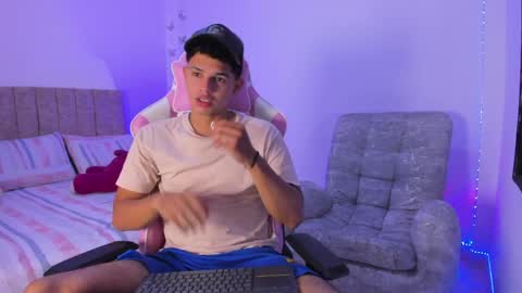 ADRIAN online show from April 8, 2026, 6:52 pm