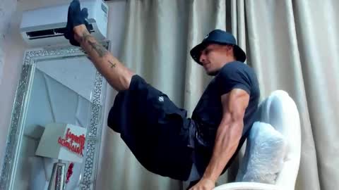   online show from December 5, 2025, 6:15 pm