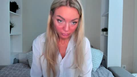 Snapshot of adriana_coy_ chatting on January 17, 2025, 10:22 am Adriana online show from January 17, 2025, 10:22 am