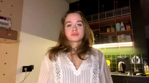 adrianaelizy online show from January 25, 2025, 8:31 pm