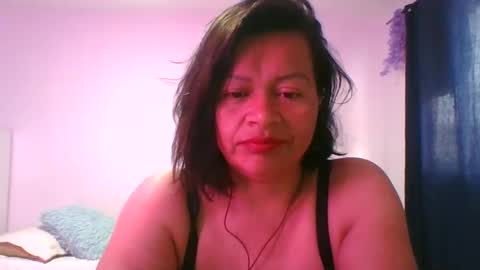 adrianagogo18 online show from September 18, 2025, 1:57 pm