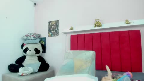 adriana online show from June 7, 2026, 1:43 am