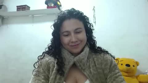 Adriana Tellez online show from October 1, 2025, 1:39 pm
