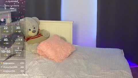 adrianawow1 online show from March 6, 2025, 6:52 am