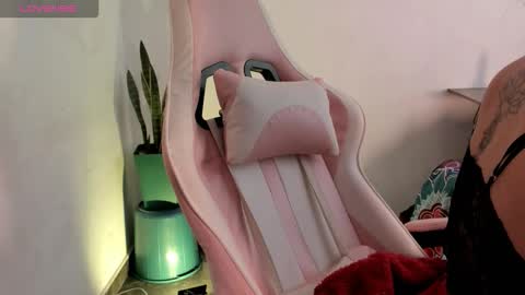 adrianny online show from January 13, 2026, 3:17 pm