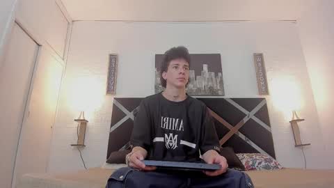 Adrian online show from November 4, 2025, 4:11 am