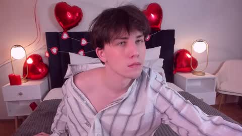 adrianoaubert online show from February 13, 2025, 10:12 am