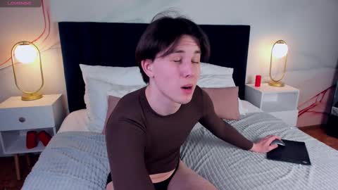 adrianoaubert online show from March 8, 2025, 9:28 am