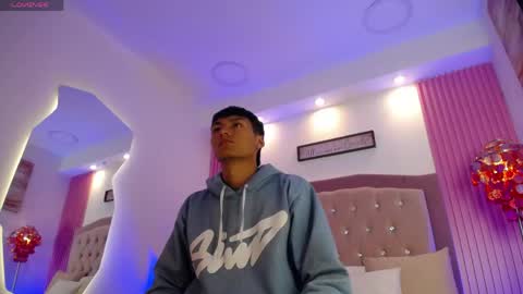 adrianstark_ online show from June 4, 2026, 12:44 pm