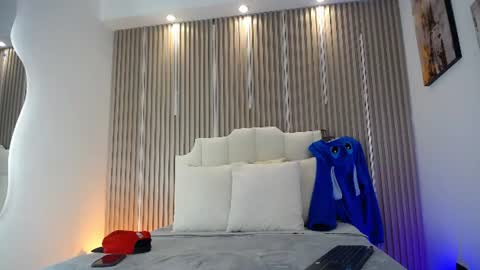 adrianstark_ online show from June 14, 2026, 1:02 pm