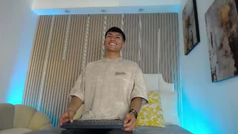 adrianstark_ online show from June 19, 2026, 1:04 pm