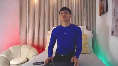 adrianstark_ online show from June 28, 2026, 12:33 pm