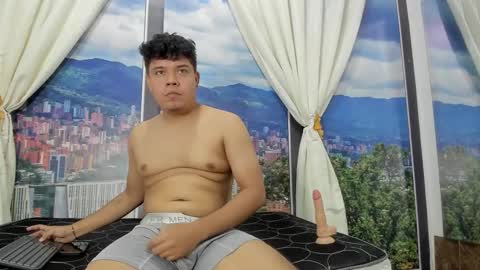 adrianwalkerr online show from March 20, 2026, 5:45 am