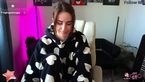 Snapshot of adrihanna chatting on March 7, 2025, 6:35 am Adriana online show from March 7, 2025, 6:35 am