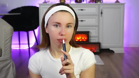 Aelia online show from October 18, 2025, 4:15 am