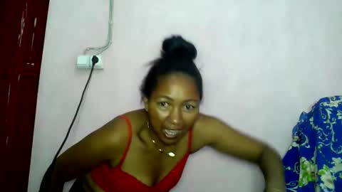 aelyaa online show from May 5, 2026, 11:51 am