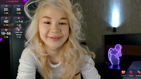 Snapshot of aeries_steel chatting on December 11, 2024, 3:24 am Aeries online show from December 11, 2024, 3:24 am