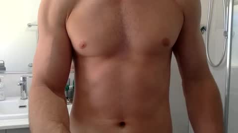 Snapshot of aestheticboy97 chatting on January 28, 2025, 2:32 am Thore online show from January 28, 2025, 2:32 am