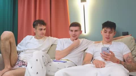 Mark online show from March 22, 2026, 5:27 pm