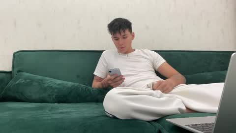 Mark online show from April 7, 2026, 12:27 pm