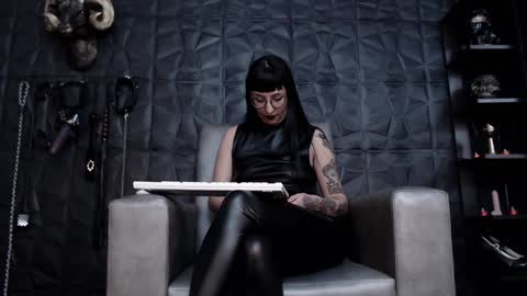 Snapshot of agata_darkness chatting on December 10, 2024, 3:55 pm  Miss Agata  online show from December 10, 2024, 3:55 pm