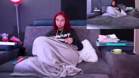 Agata Collinss online show from October 9, 2025, 12:41 am