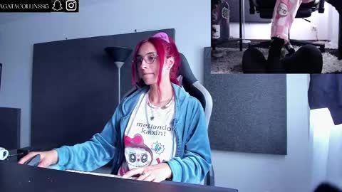 Agata Collinss online show from April 17, 2026, 3:48 pm