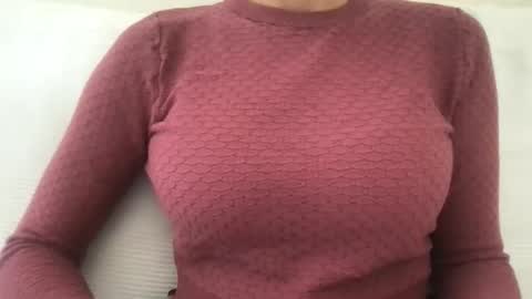 Snapshot of agatha_cb chatting on November 2, 2025, 11:34 am agatha_cb online show from November 2, 2025, 11:34 am