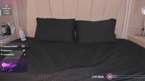 Snapshot of agatha_steel20 chatting on March 11, 2025, 10:42 pm Agatha Steel online show from March 11, 2025, 10:42 pm