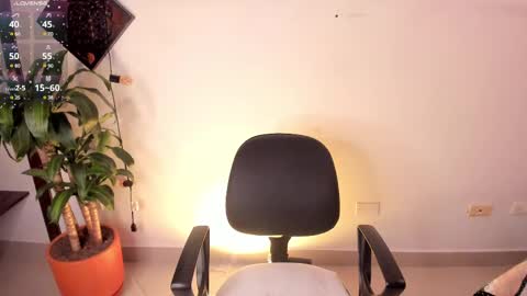 Agatha vixen  online show from March 12, 2025, 3:18 pm