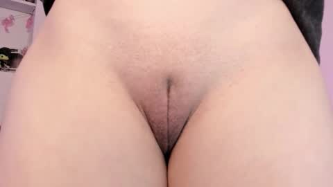 Camila     2 online show from February 19, 2026, 1:23 am