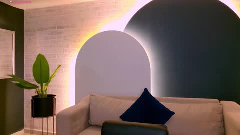 Agatha online show from November 11, 2025, 7:14 pm