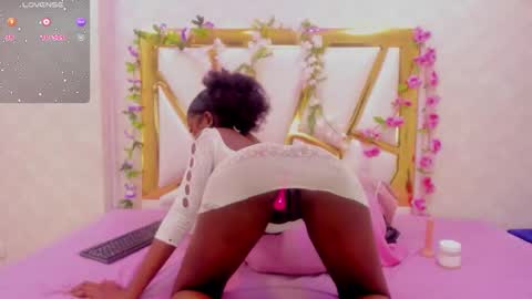 agathasamuels online show from November 12, 2025, 12:49 pm