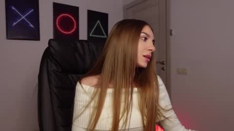 Agelina Lilly Laura online show from February 19, 2025, 2:01 pm