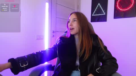 Agelina Lilly Laura online show from September 25, 2025, 2:43 pm