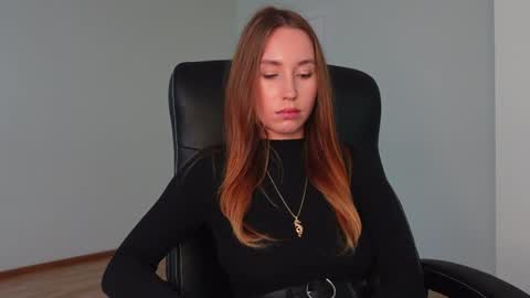 Agelina Lilly Laura online show from October 21, 2025, 2:07 pm