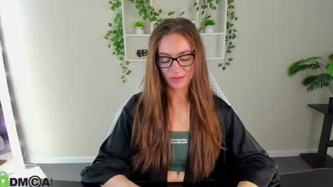 agnes wells online show from November 6, 2025, 9:21 am