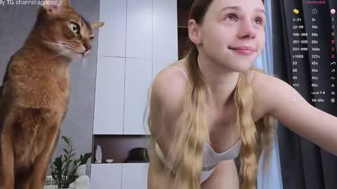 agnessi_ online show from October 3, 2025, 4:20 am