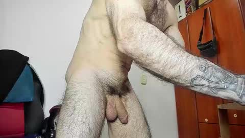 Agustin online show from February 20, 2026, 9:48 pm