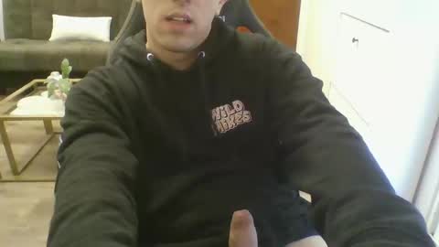 Agusboy97 online show from May 4, 2026, 4:14 pm