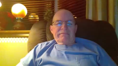 aguynrkfrd online show from December 9, 2024, 10:43 am