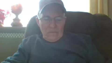 aguynrkfrd online show from December 24, 2024, 6:28 pm