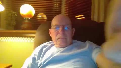 aguynrkfrd online show from February 23, 2025, 9:55 am