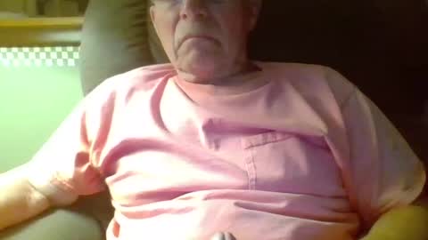 aguynrkfrd online show from September 29, 2025, 1:55 am