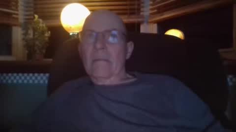 aguynrkfrd online show from November 23, 2025, 10:15 am