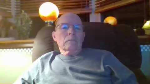 aguynrkfrd online show from January 16, 2026, 10:19 am