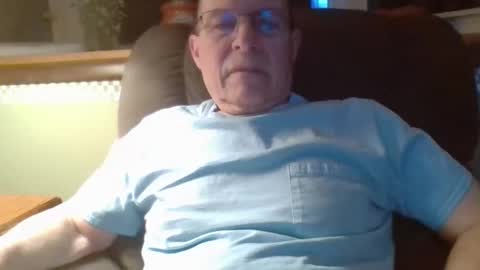 aguynrkfrd online show from March 17, 2026, 9:01 am