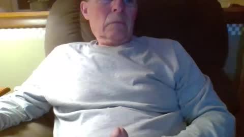 Snapshot of aguynrkfrd chatting on April 14, 2026, 9:37 am aguynrkfrd online show from April 14, 2026, 9:37 am
